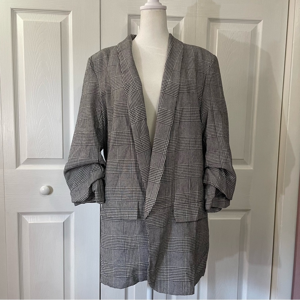 Boohoo Brand Checker Print Dress Jacket with gathered sleeves Black/white SZ 18
